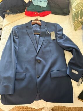Men’s suit jacket, new with tags, 42Long